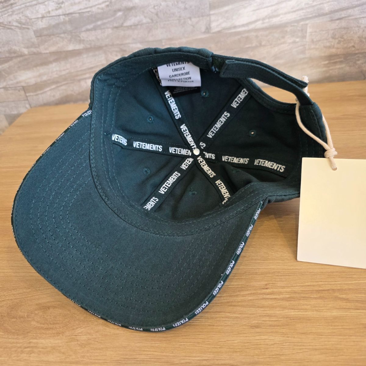 ヴェトモン(Vetements) POLIZEI 刺繍 CAP LIMITED EDITION ポリツァイ
