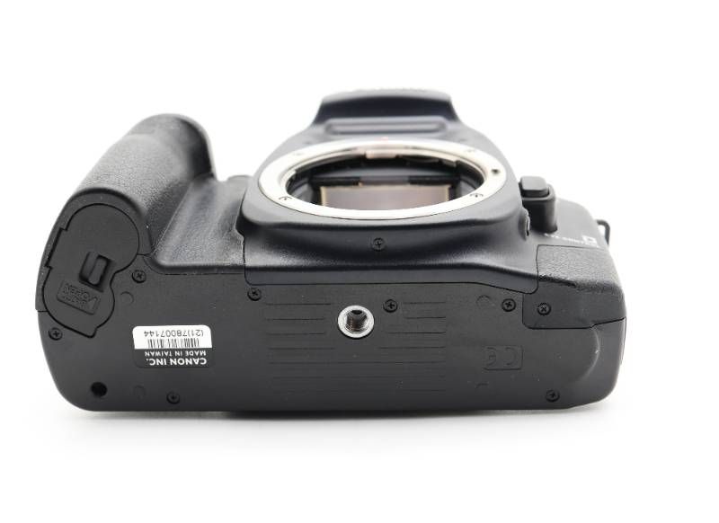 □完動品 Canon EOS 7 フィルム一眼レフカメラ - メルカリ