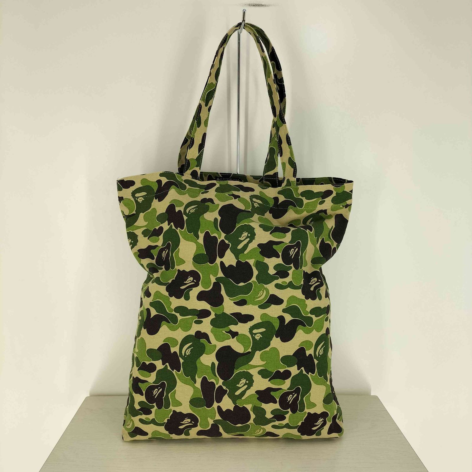 アベイシングエイプ A BATHING APE カモ柄トートバッグ 初期タグ