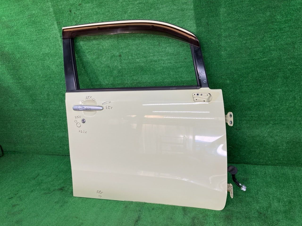 ダイハツ ムーヴ LA160S 右フロントドア L SA 4WD アサヒ M2H3 67001 