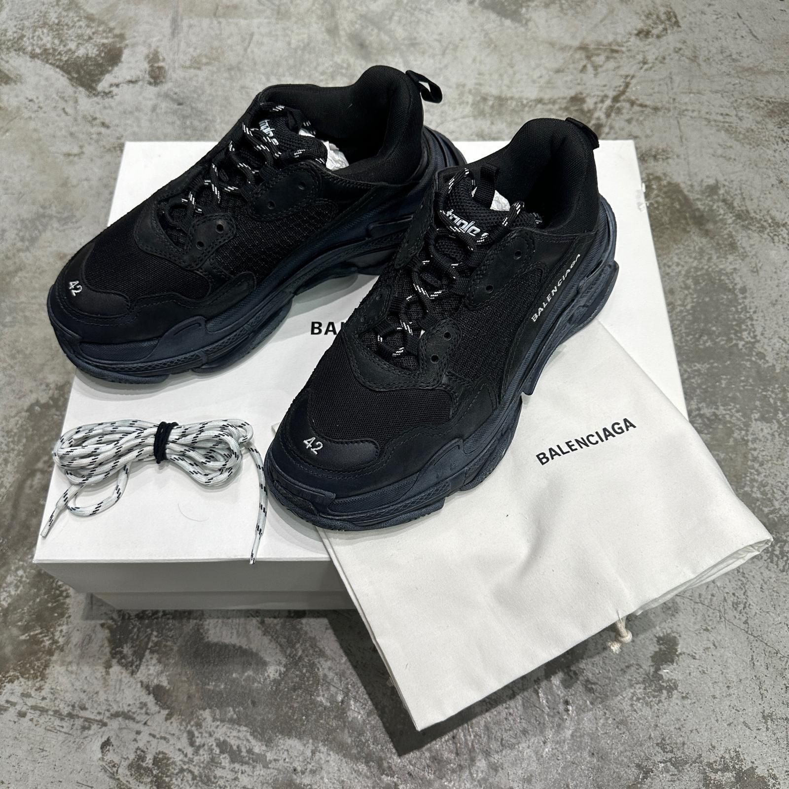 BALENCIAGA Triple トリプルS ダットスニーカー バレンシアガ 534162