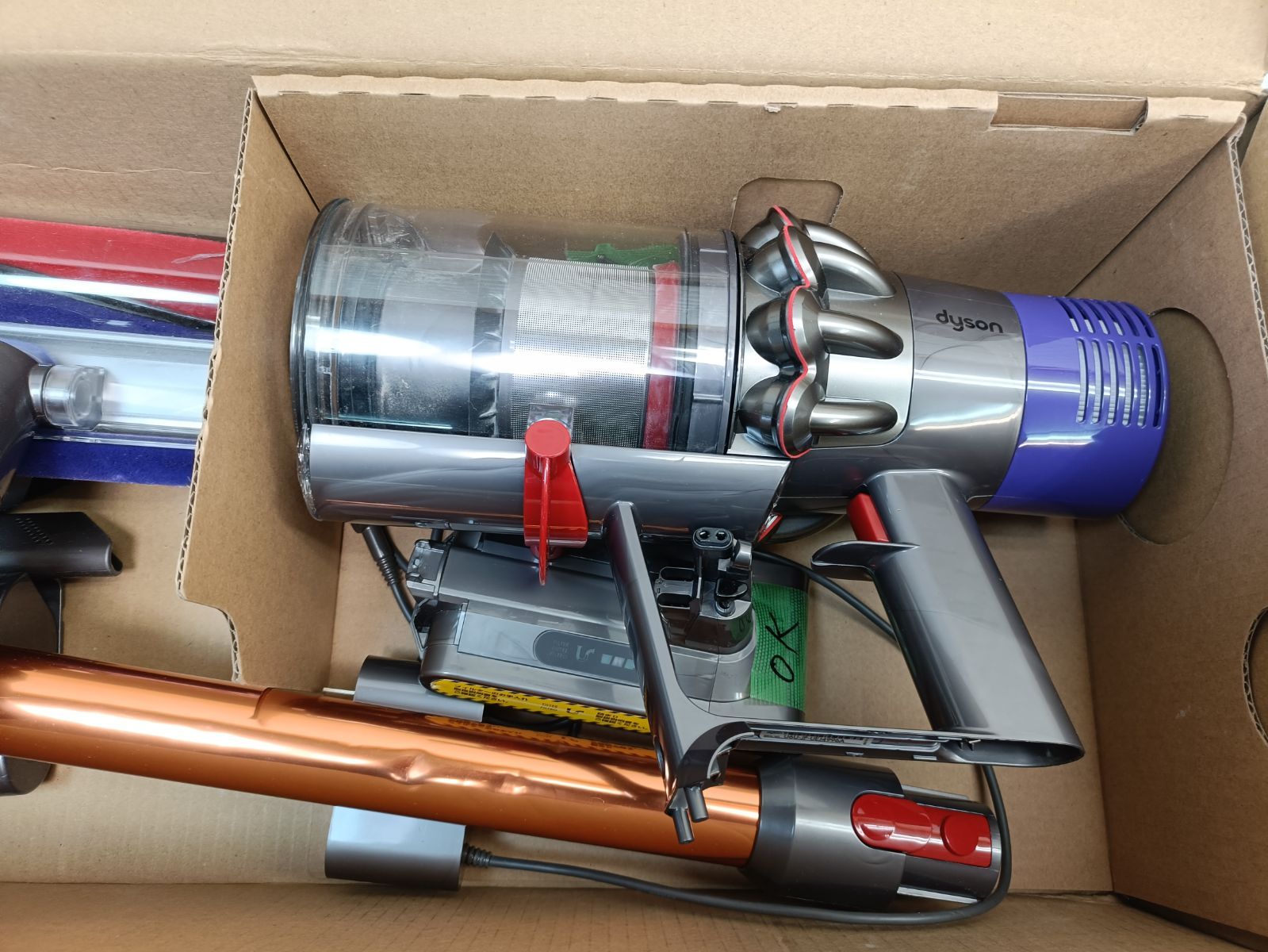 ジャンク品 ダイソン Dyson 掃除機 コードレスクリーナー SV12 - メルカリ