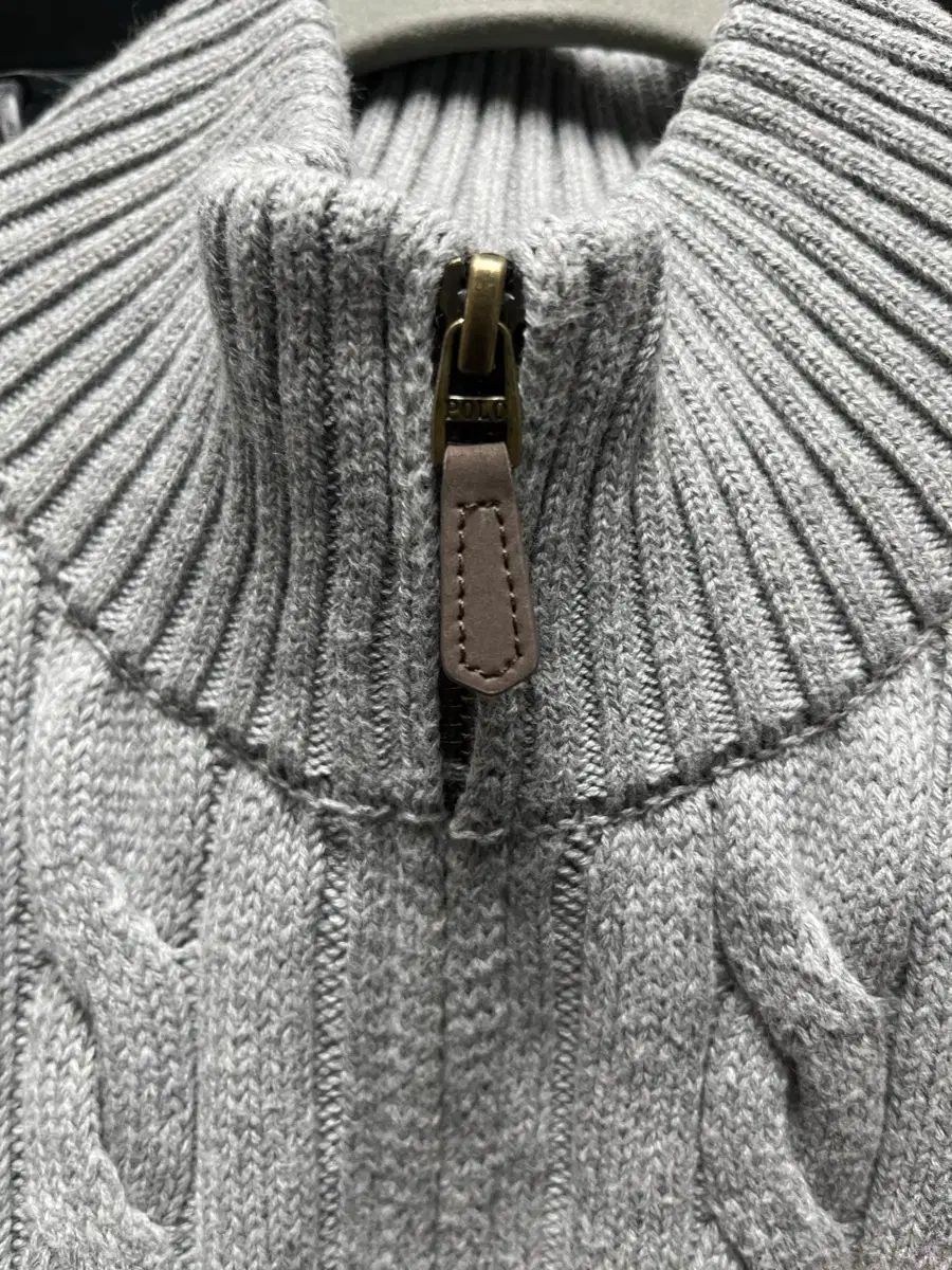 100-105)新品 ポロ ケーブル ニット ジップアップ グレー - メルカリ