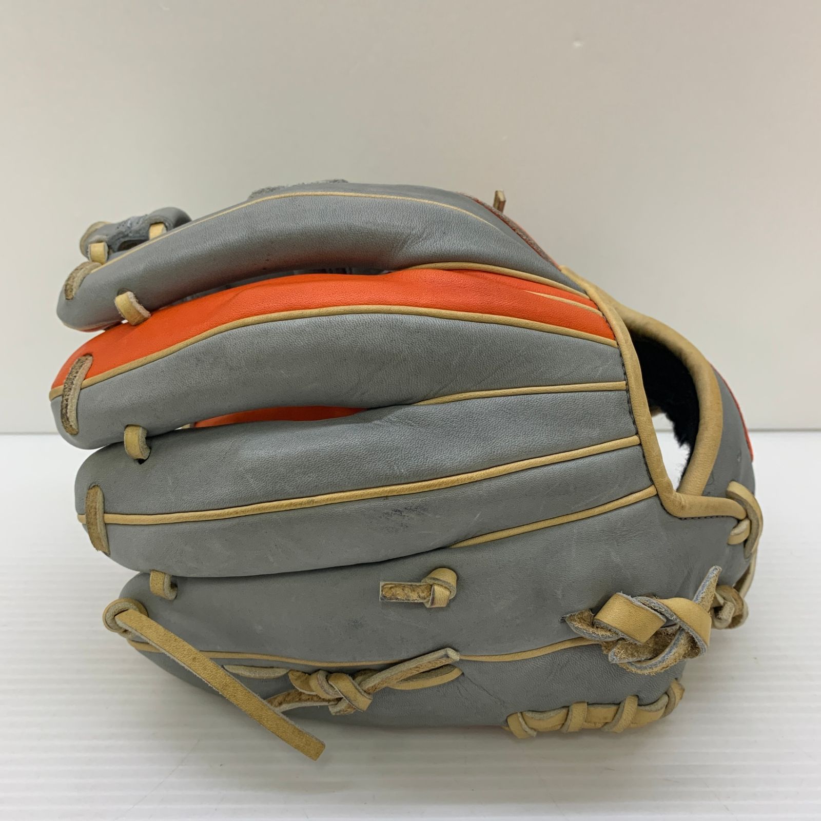 ドナイヤ Donaiya  軟式 大人 一般 内野手用 グローブ グラブ 右投げ DA2025 中古品  野球 7883 ドナイヤ Donaiya 軟式 大人 一般 内野手用 グローブ グラブ 右投げ