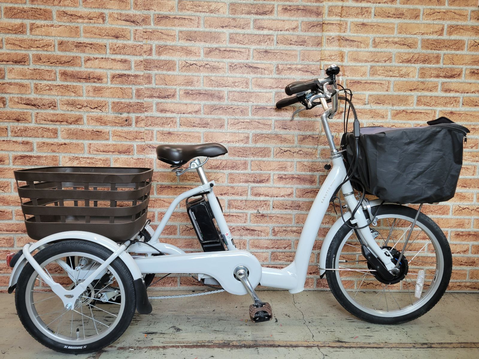 ■ 【　Kaz さま専用　】 美品!! BRIDGESTONE RAKUTTO WAGON RW0B45 14.3Ah相当 ブリヂストン ラクットワゴン 電動アシスト三輪自転車 内装3段変速 2025年購入 T-1206