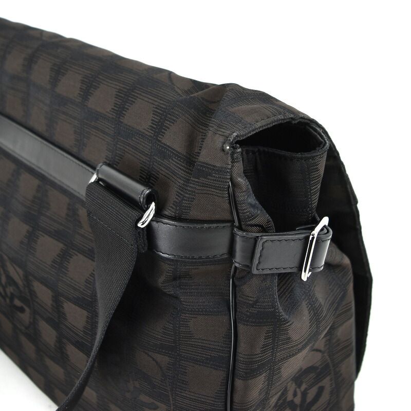 シャネル バッグ ニュートラベルライン ショルダーバッグ A29348