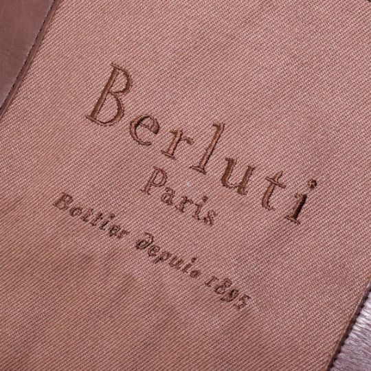 本物 新品 ベルルッティ VIP限定 非売品 ロゴ刺繍レザーガーメント 