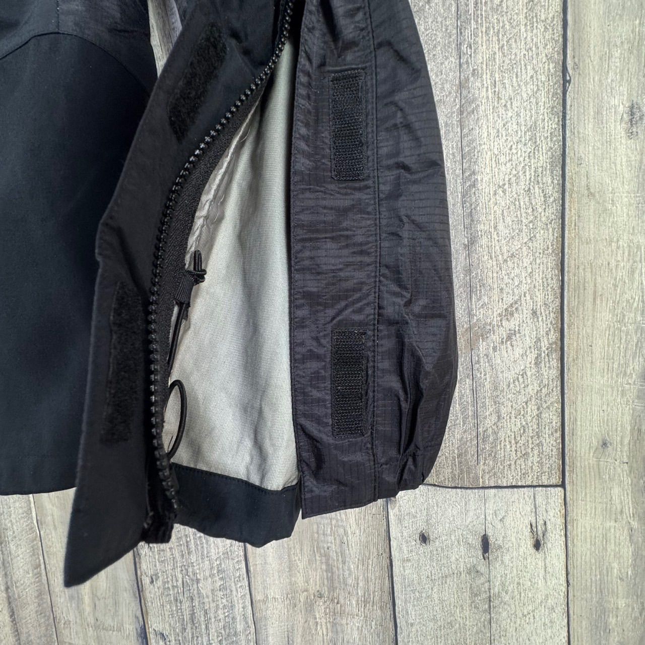 mont-bell モンベル GORE-TEX ゴアテックス ラミネート加工 ブラック