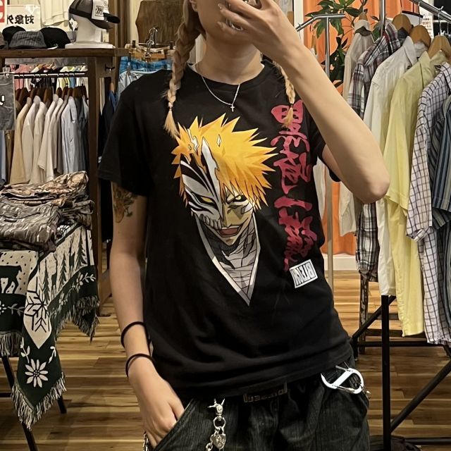 BLEACH/ブリーチ】黒崎一護 アニメTシャツ - メルカリ