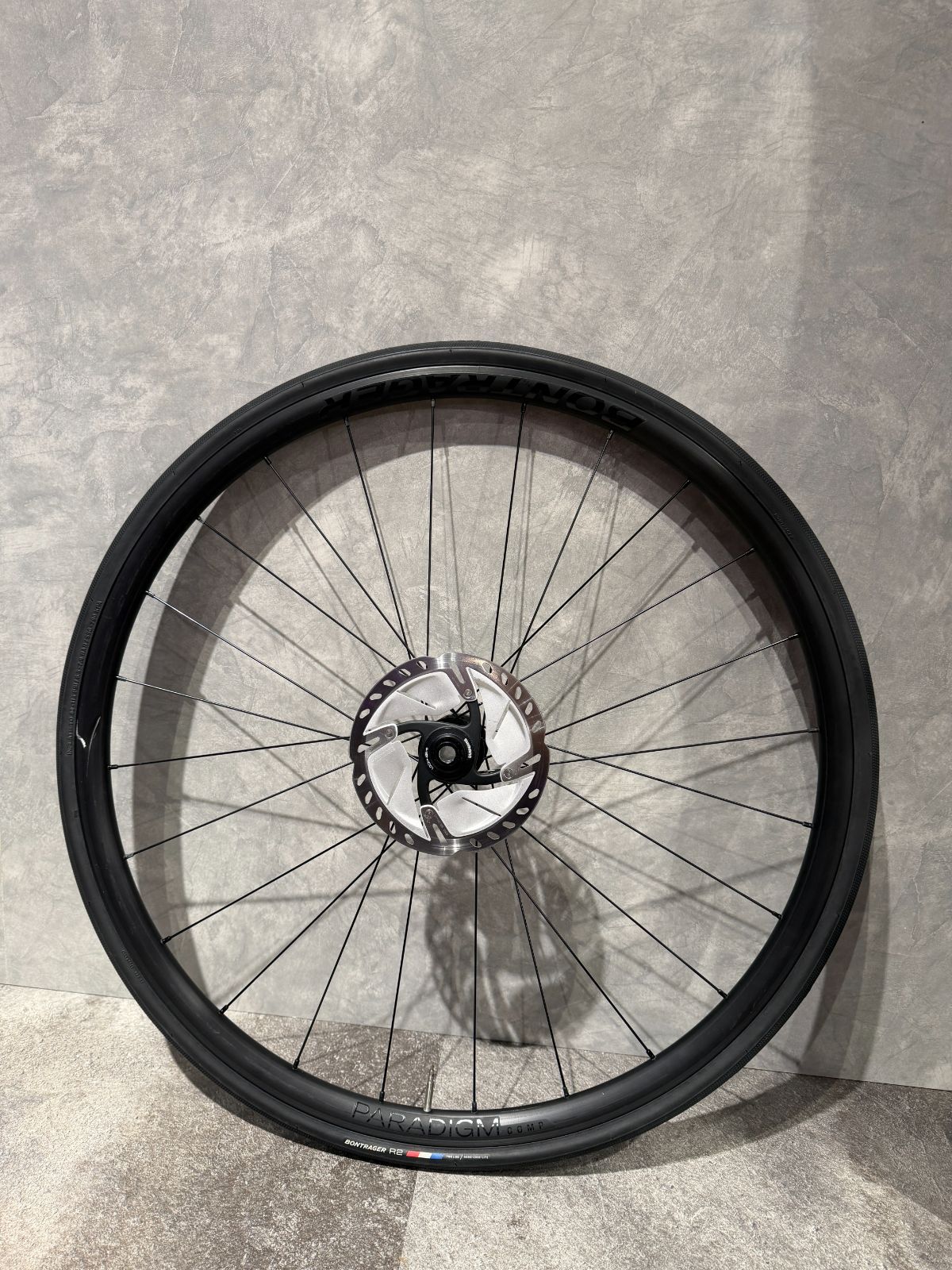 ボントレガー PARADIGM COMP フロントホイール - メルカリ