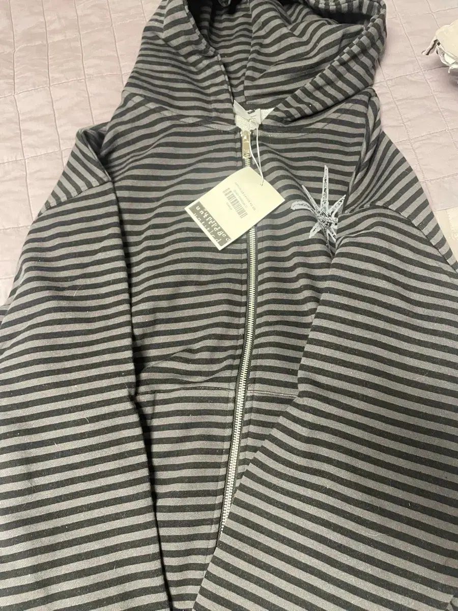 アンタイトル ソウル フード ジップアップ ラージ