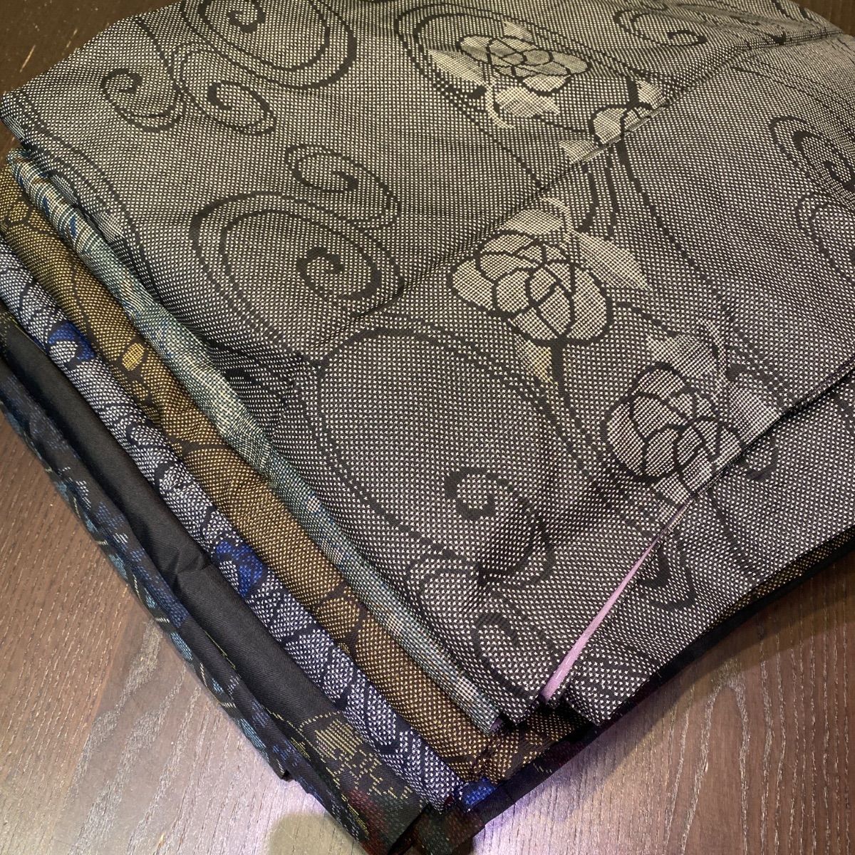 まとめ売り】正絹大島紬7枚 リメイク素材 - メルカリ