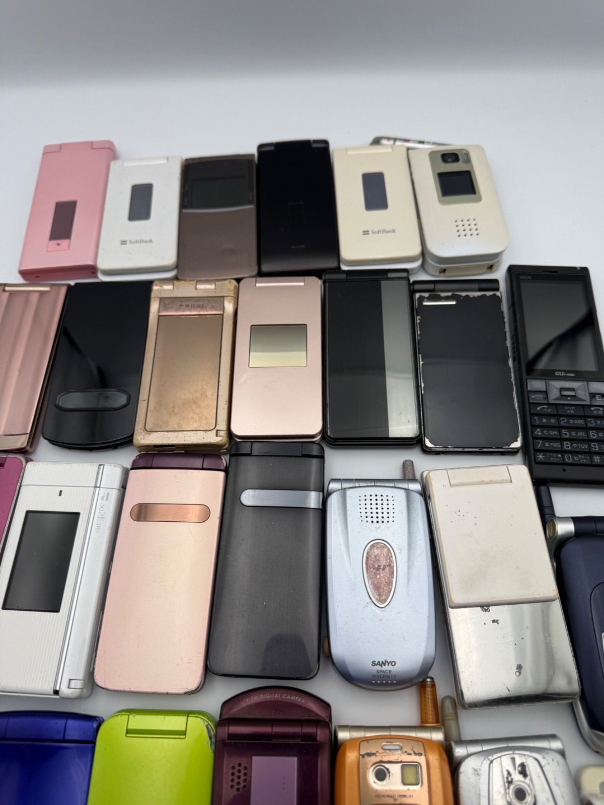 ③ ジャンク品 部品取り 携帯電話 ガラケー 27点まとめ売り レトロ携帯