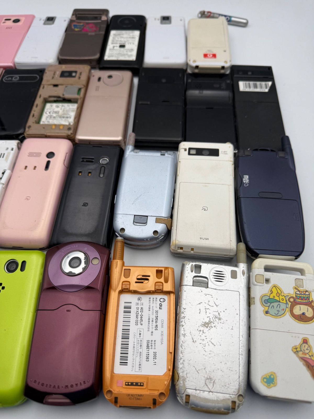③ ジャンク品 部品取り 携帯電話 ガラケー 27点まとめ売り レトロ携帯