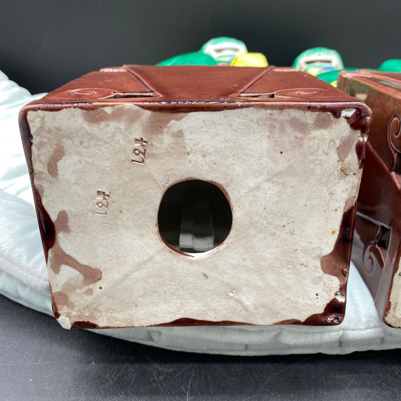 A162＊月末SALE価格27日まで＊【希少】獅子像 一対 狛犬 陶器製 玉獅子