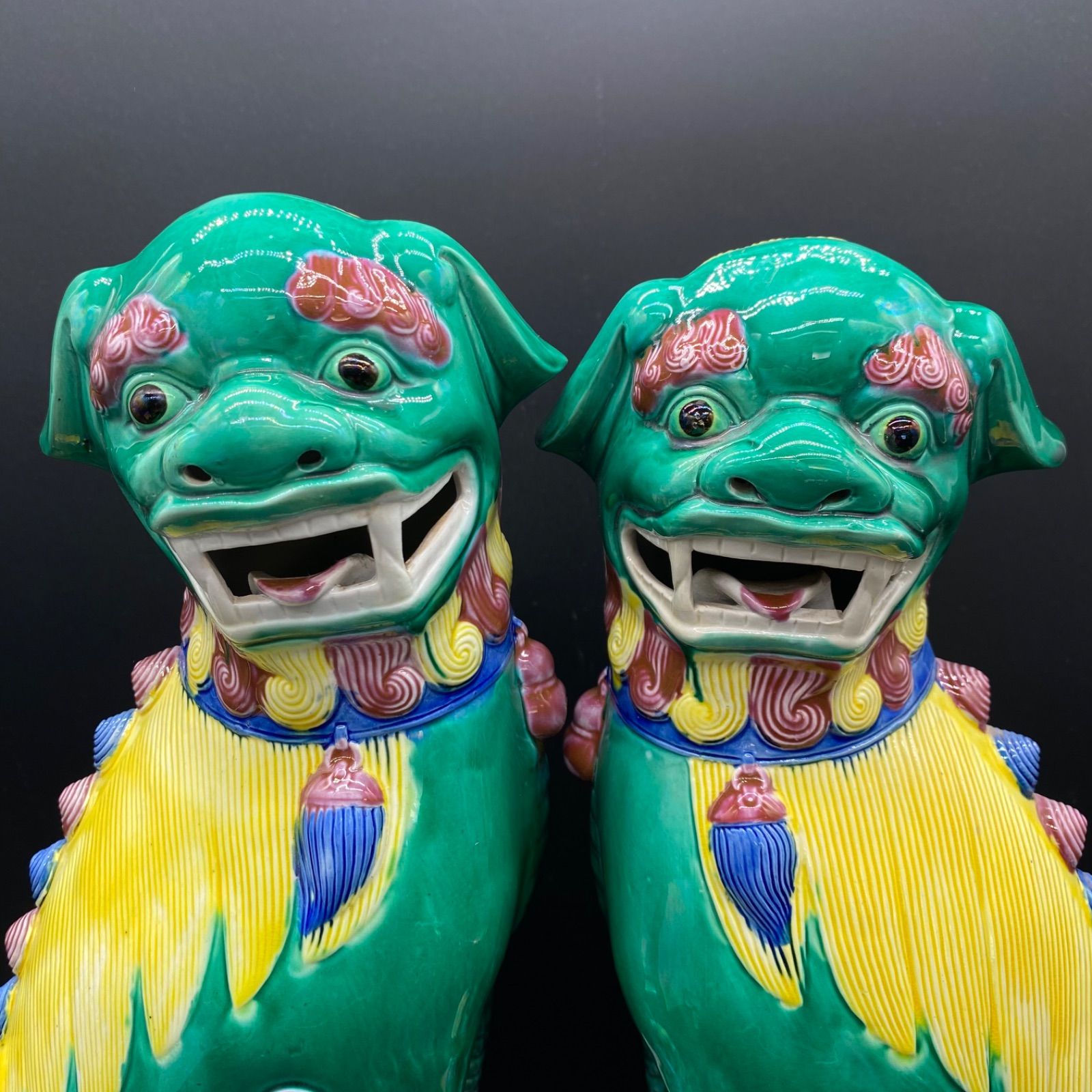 A162＊月末SALE価格27日まで＊【希少】獅子像 一対 狛犬 陶器製 玉獅子