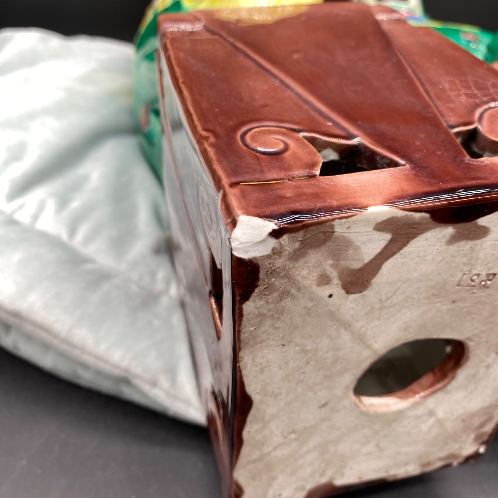 A162＊月末SALE価格27日まで＊【希少】獅子像 一対 狛犬 陶器製 玉獅子