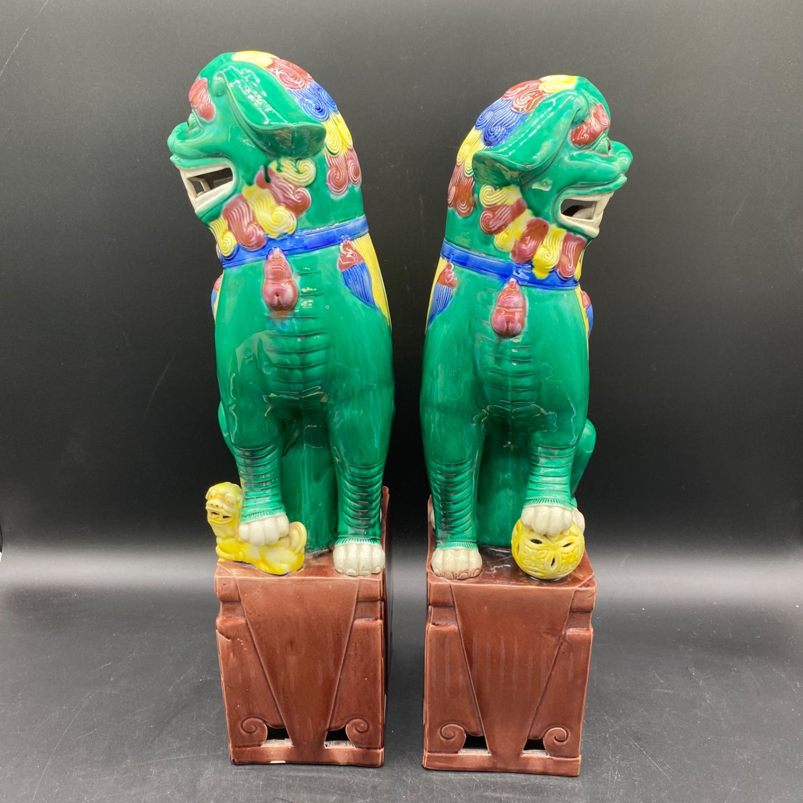 A162＊月末SALE価格27日まで＊【希少】獅子像 一対 狛犬 陶器製 玉獅子