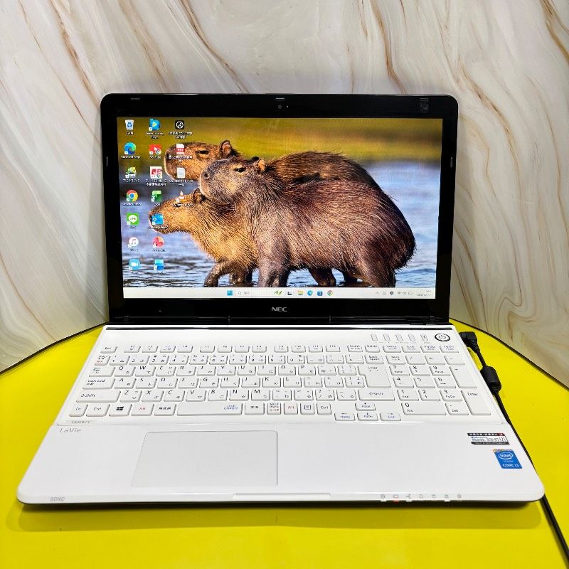 美品❤️Windows11 快適SSD✨ホワイト✨ノートパソコンカメラ付 薄型 美品✨新品快適SSD✨windows11 ノートパソコン✨オフィス カメラ 薄型