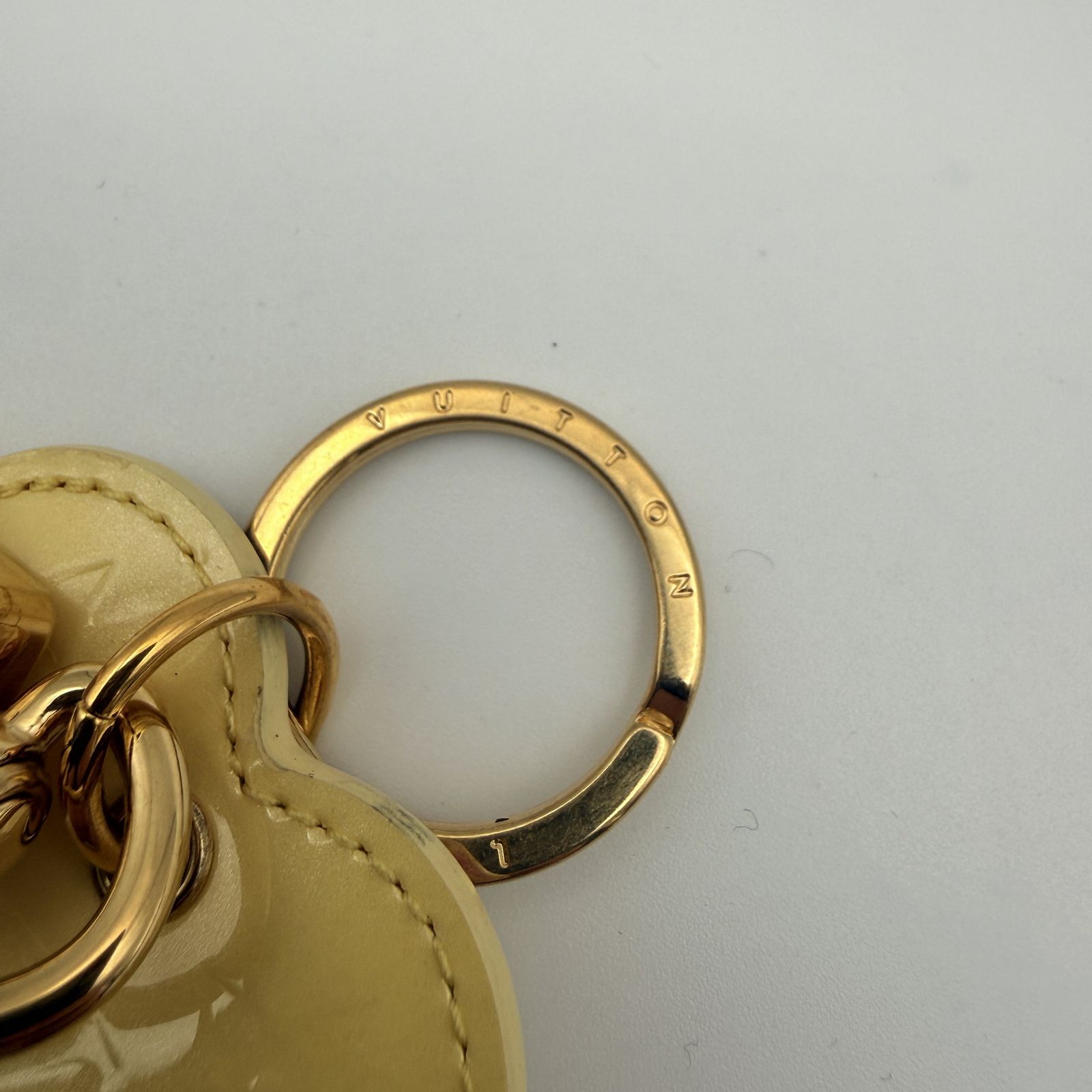 LOUIS VUITTON（ルイヴィトン）ポルトクレ・クール M01165