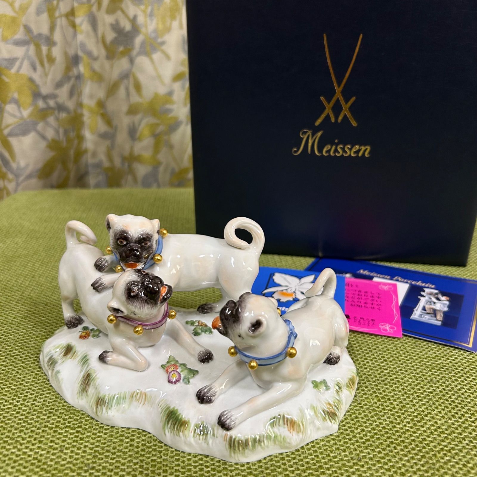 マイセン じゃれ合う3匹のパグ 希少 陶器 置物 犬 フィギュリン - メルカリ