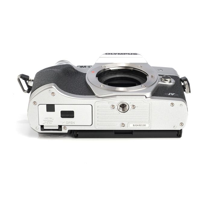 中古】(オリンパス) OLYMPUS OM-D E-M10 MARK4 ボデイ シルバー - メルカリ