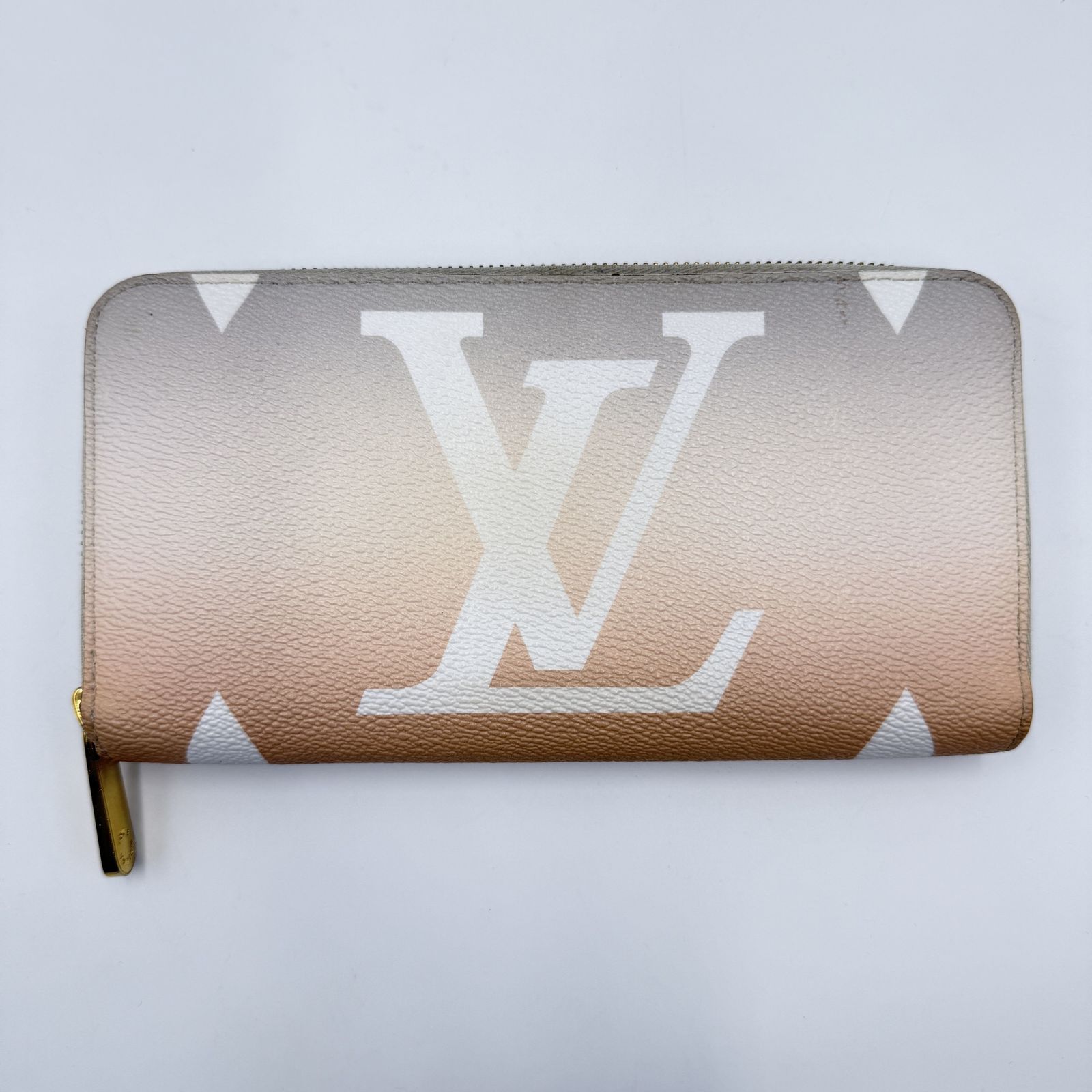 LOUIS VUITTON(ルイ・ヴィトン)ジッピー・ウォレット By The LOUIS VUITTON(ルイ・ヴィトン)ジッピー・ウォレット By The