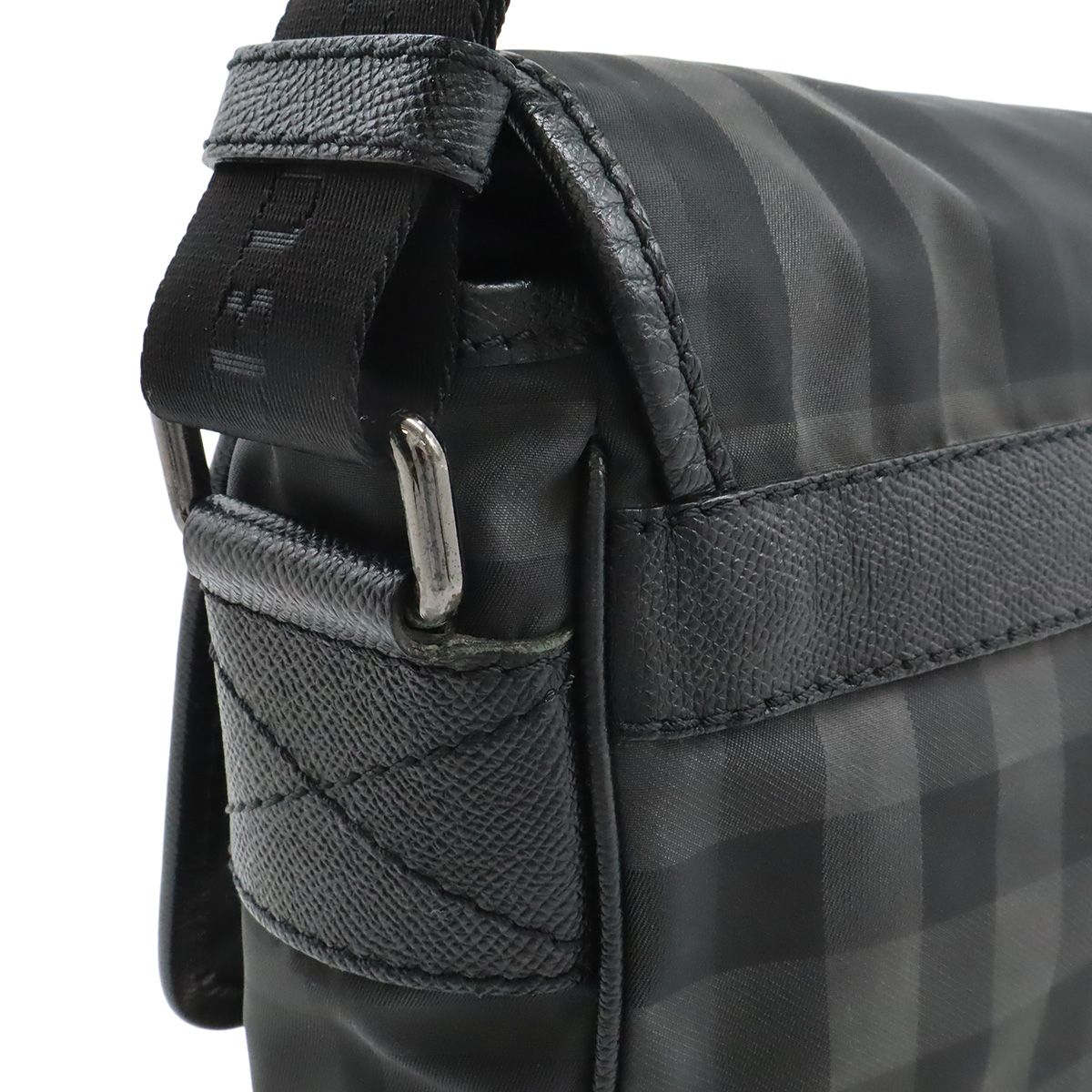 Burberry BURBERRY バーバリー チェック柄 メッセンジャーバッグ