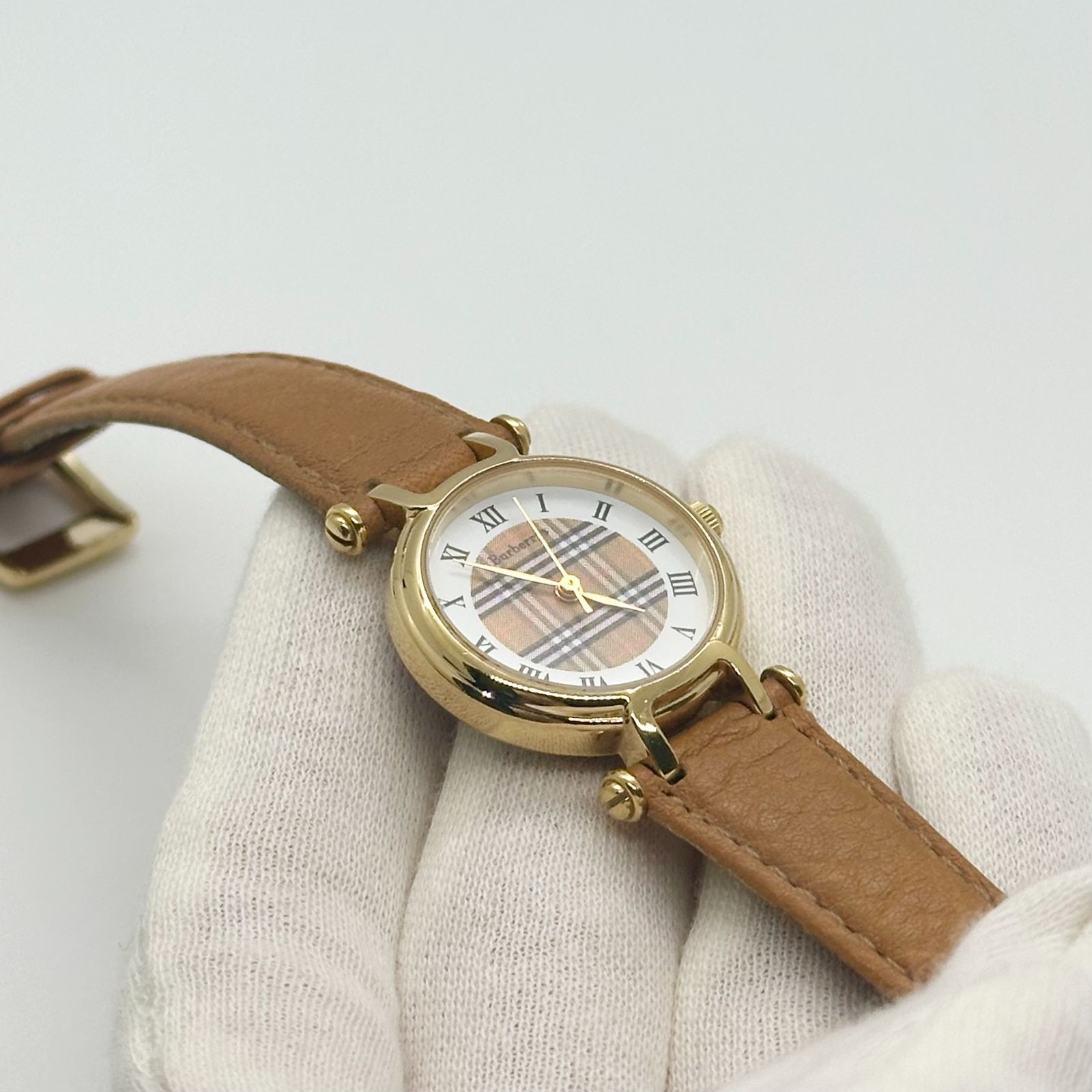 極美品 稼働 Burberry バーバリー 時計 11200L ラウンド ノバチェック