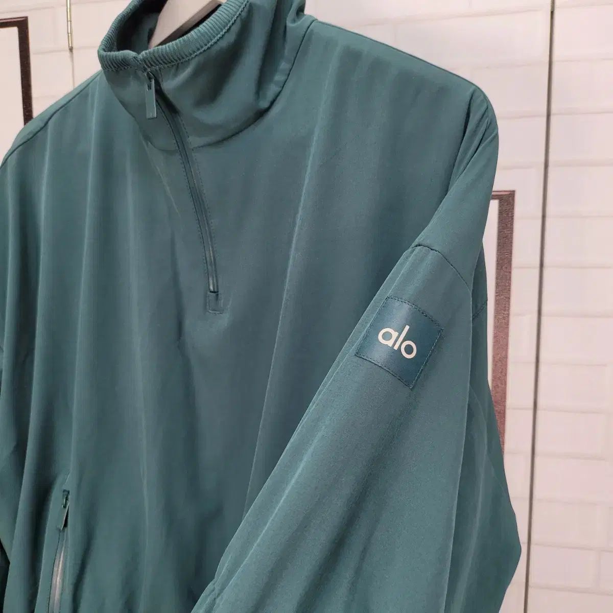 ALO YOGA アロヨガ ハーフ ジッパー クロップド エレベーション カバー