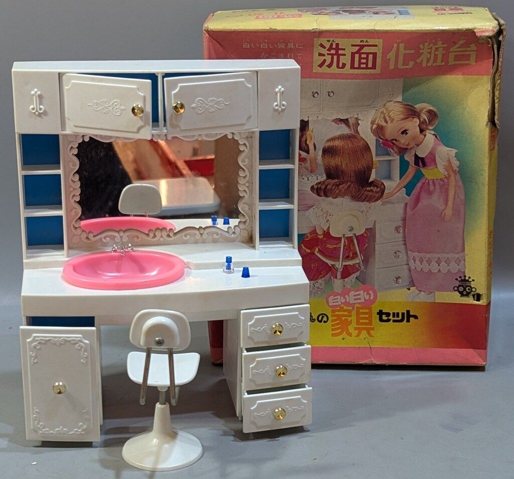 タカラ 2代目リカちゃん 白い白い家具セット 洗面化粧台 - メルカリ