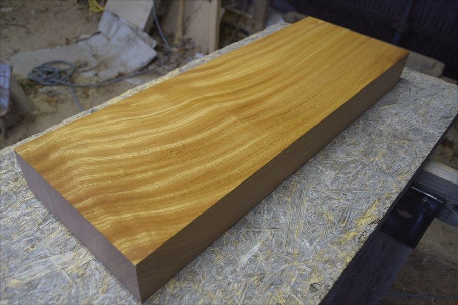 アウトレット ケヤキ(欅)の一枚 長さ約63.7cm 幅約22.1cm 厚さ約6.6cm