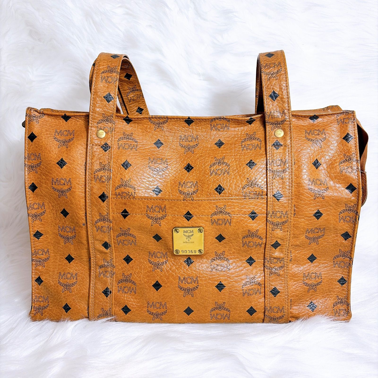 MCM ヴィセトス ロゴグラム トートバッグ 2WAY ロゴ プレート 大容量