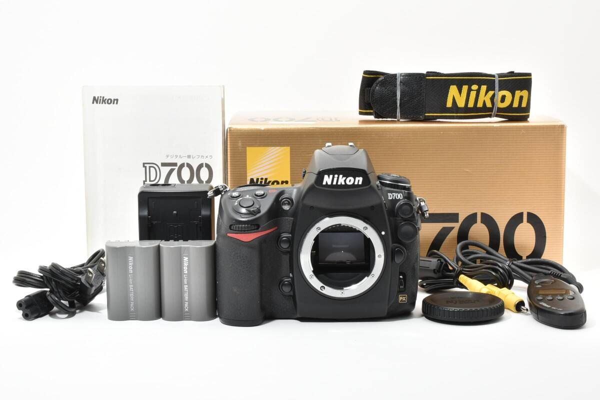 ☆良品☆ニコン Nikon D700 ボディ バッテリー2個付き ☆ T30＃5192