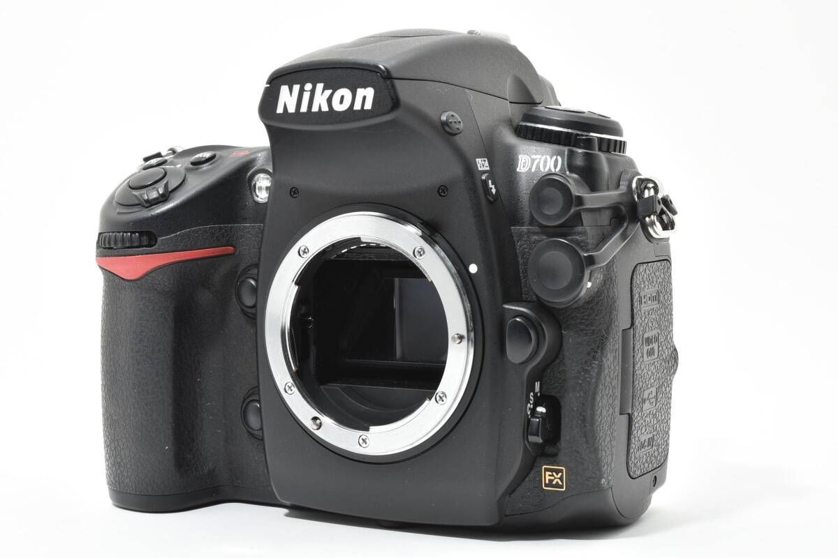 ☆良品☆ニコン Nikon D700 ボディ バッテリー2個付き ☆ T30＃5192