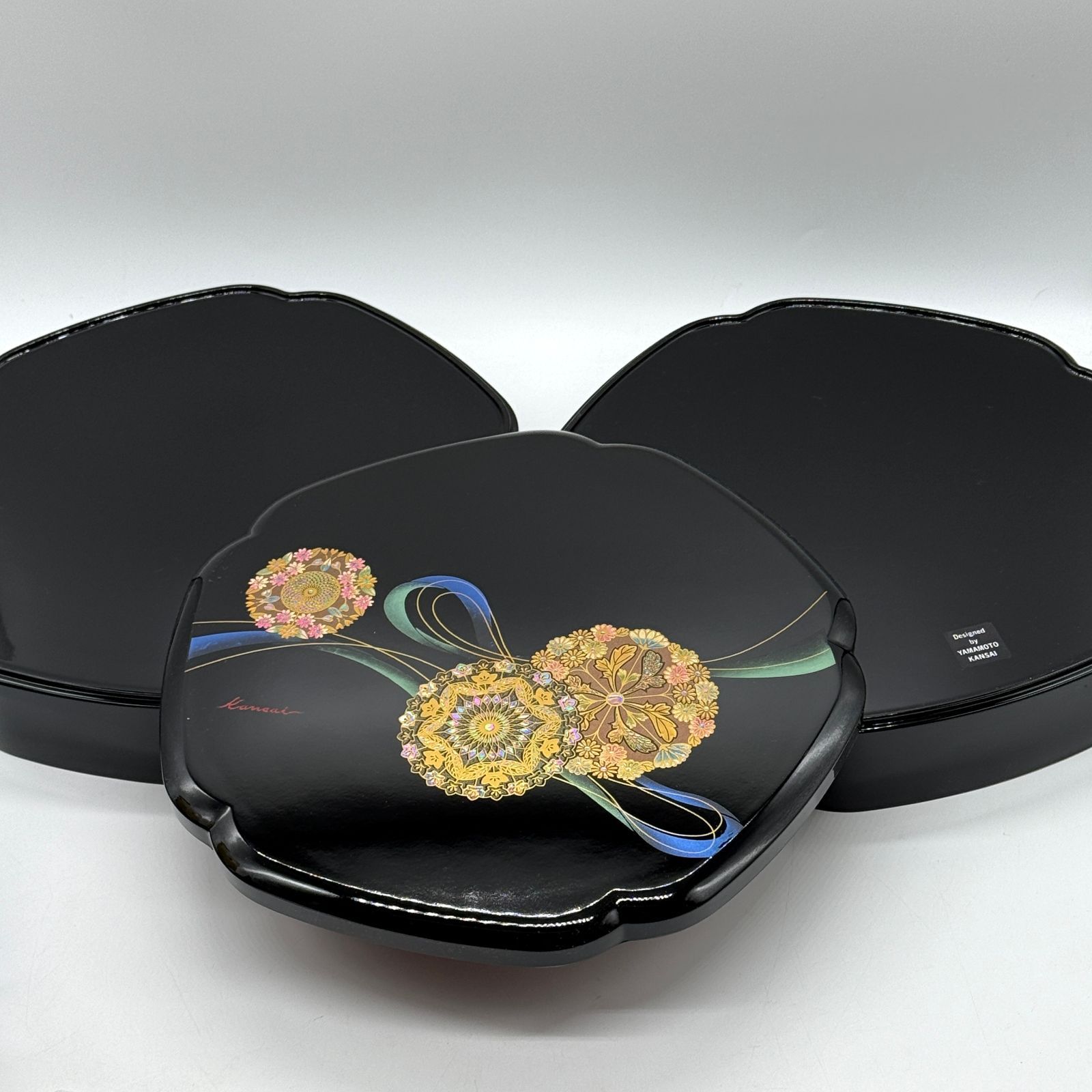 美品】山本寛斎（Kansai Yamamoto）デザイン燦花 漆器 梅型松花堂 二段