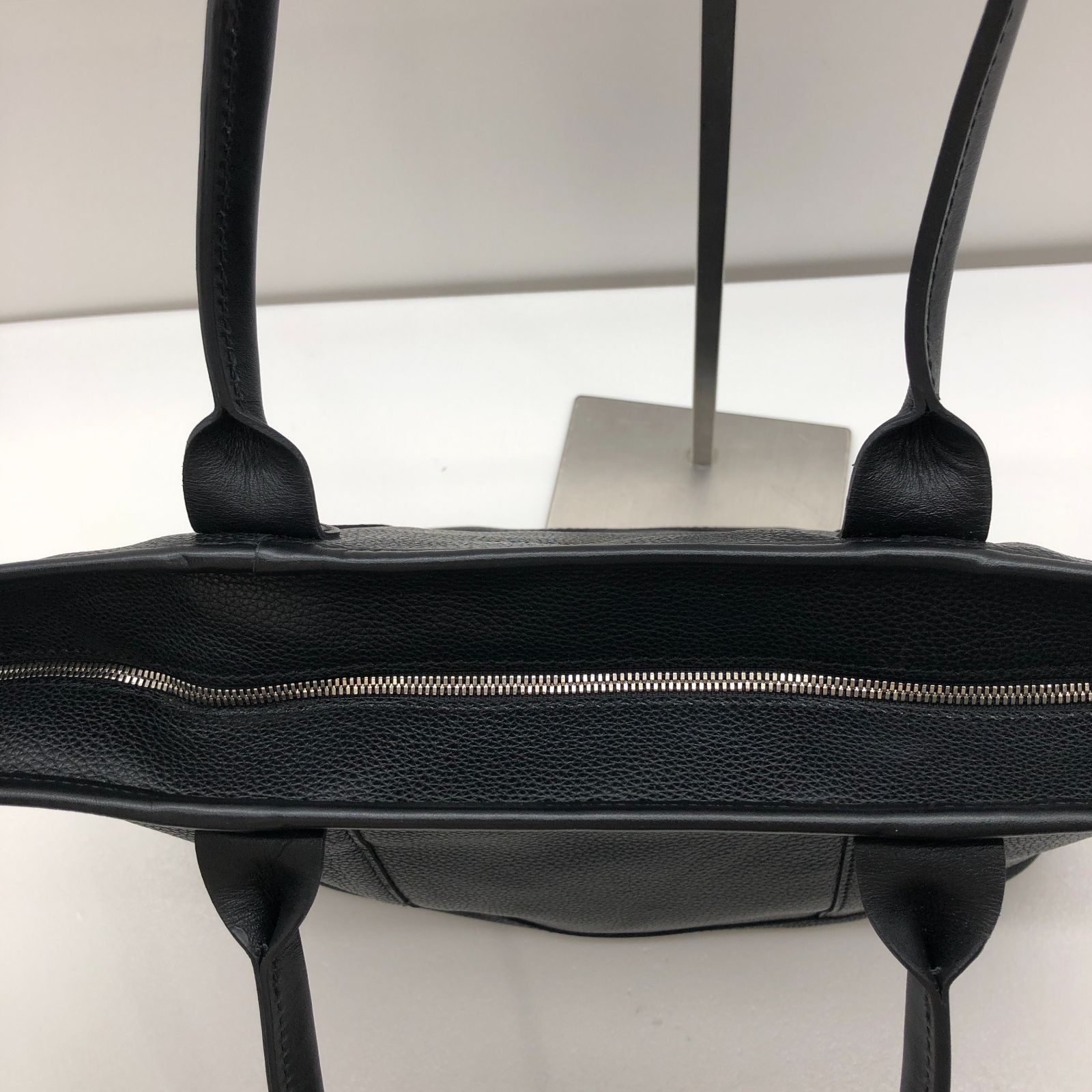 美品】LONGCHAMP トートバッグ レザー ブラック ファスナー開閉 保存袋