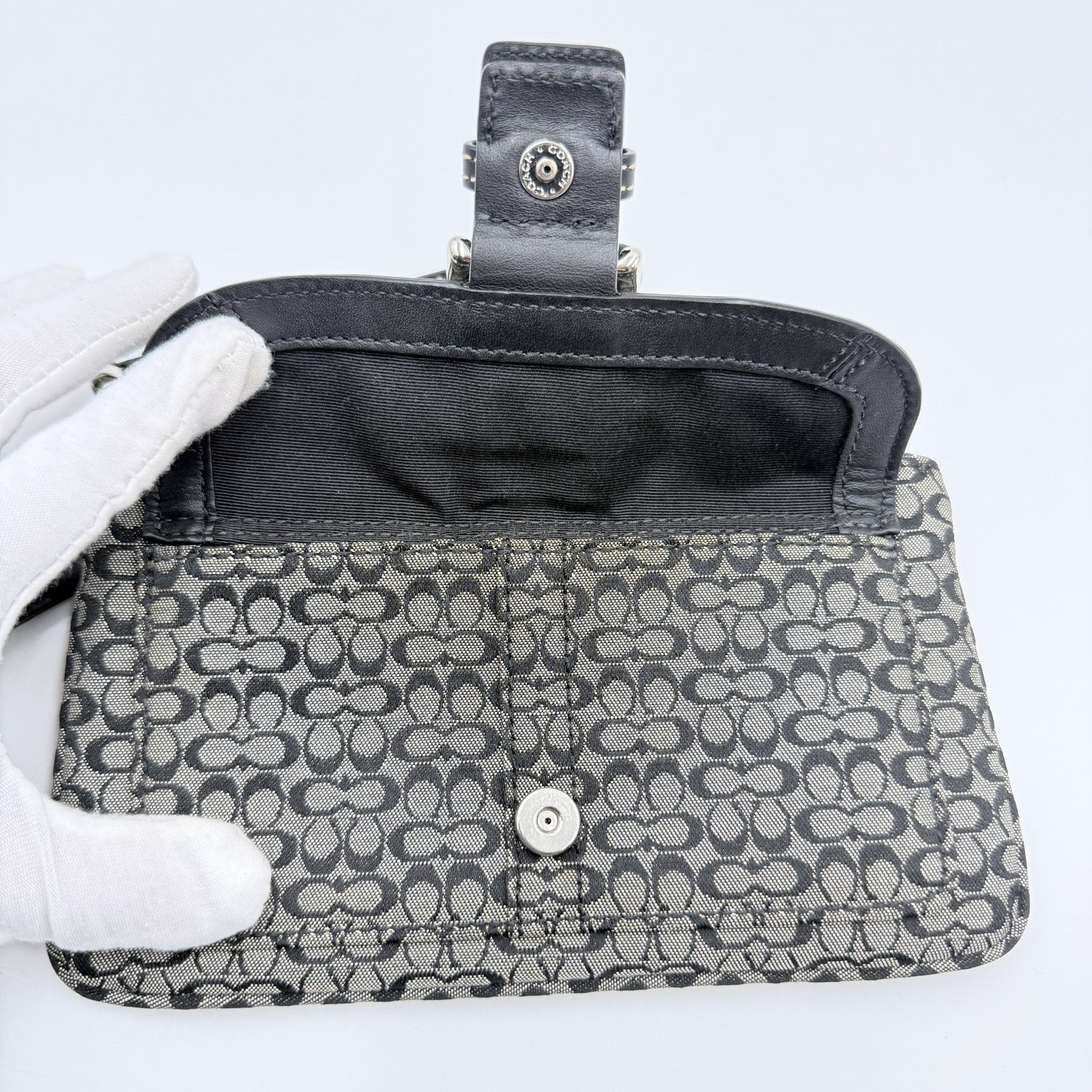 COACH（コーチ）シグネチャー キャンバス リストレットポーチ グレー