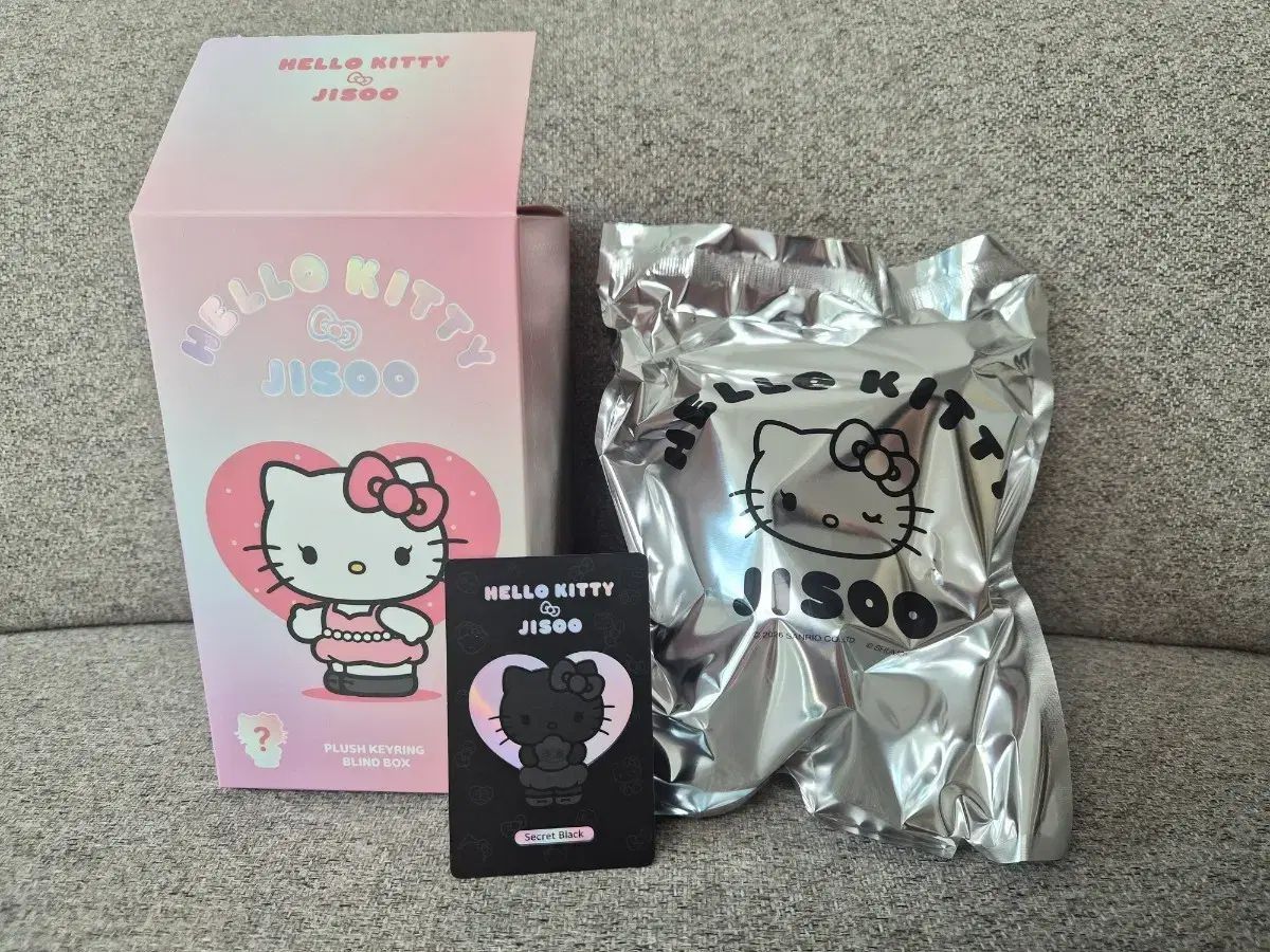 ハローキティ BLACKPINK ジス コラボ キーホルダー (ブラック