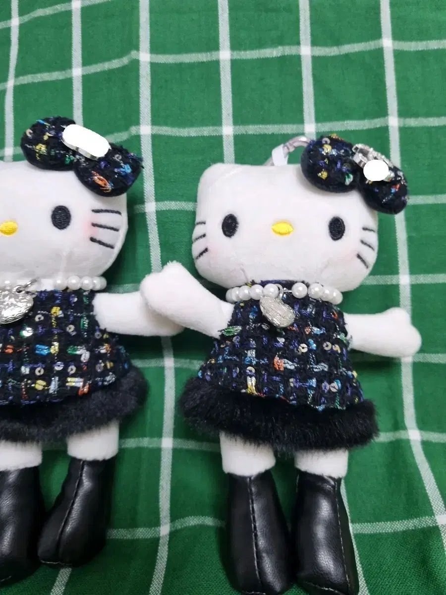 ハローキティ ぬいぐるみ キーホルダー ブラック ツイード ONE PIECE