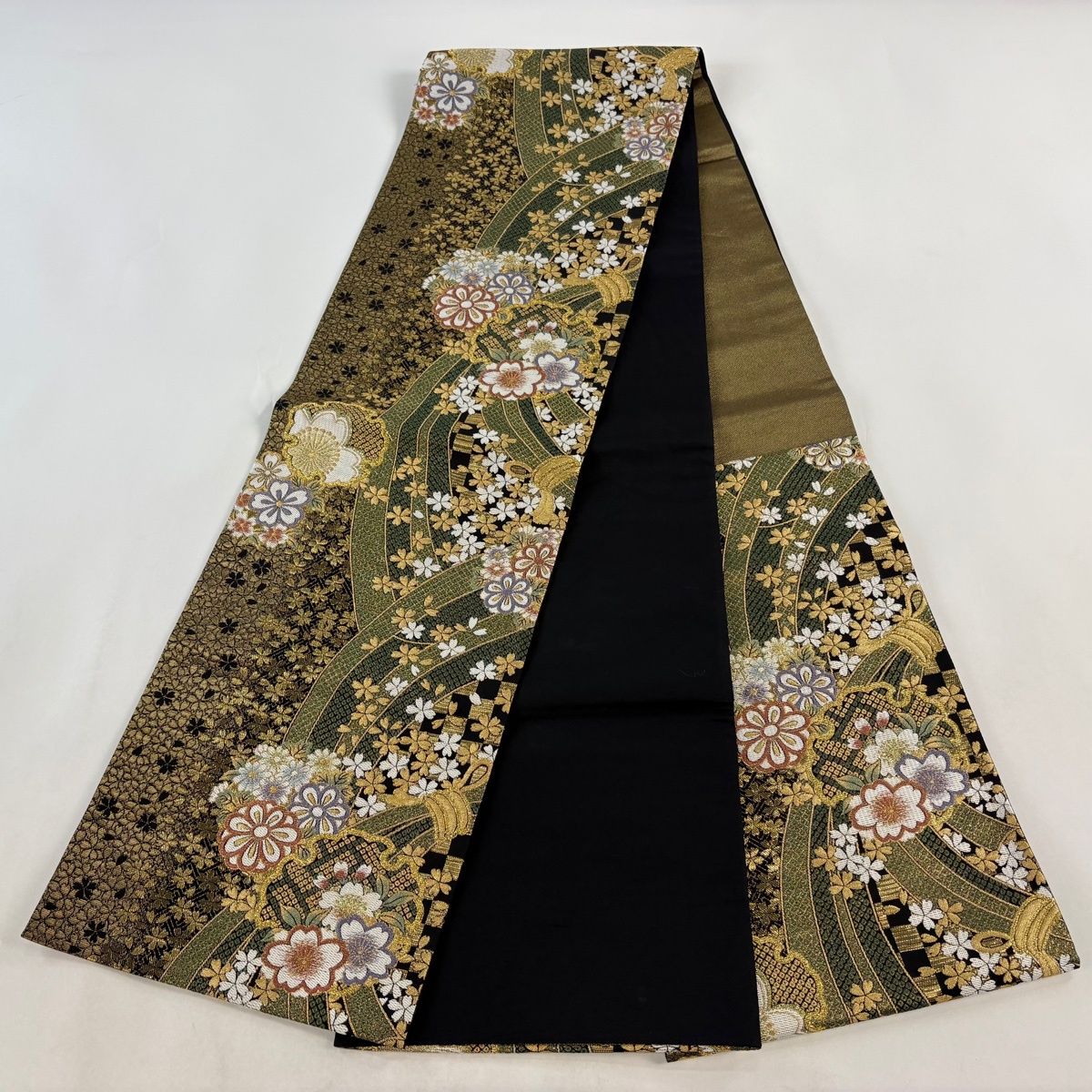 袋帯 秀品 振袖向き やまと 桜 雪輪 金糸 箔 金色 六通 正絹 【中古