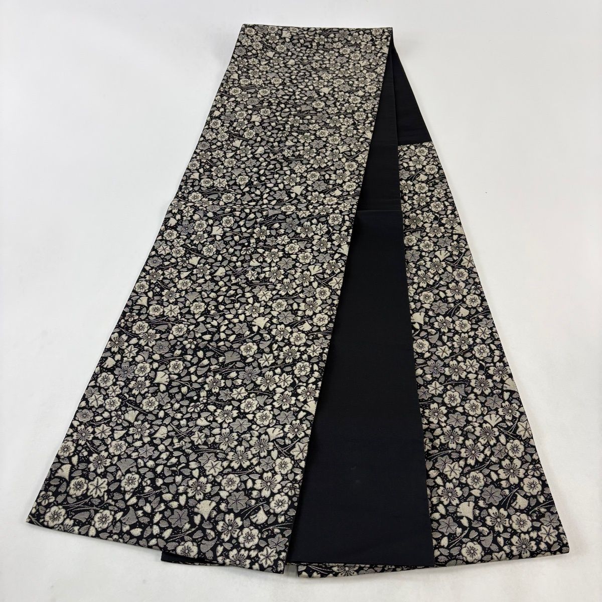 美品】 袋帯 秀品 桜 吹き寄せ 箔 黒 六通 正絹 【中古】 - メルカリ
