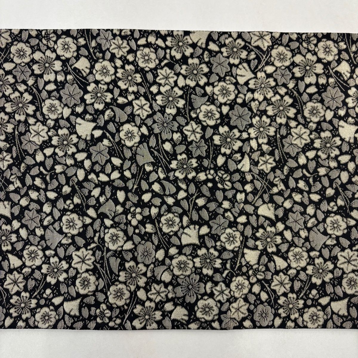 美品】 袋帯 秀品 桜 吹き寄せ 箔 黒 六通 正絹 【中古】 - メルカリ