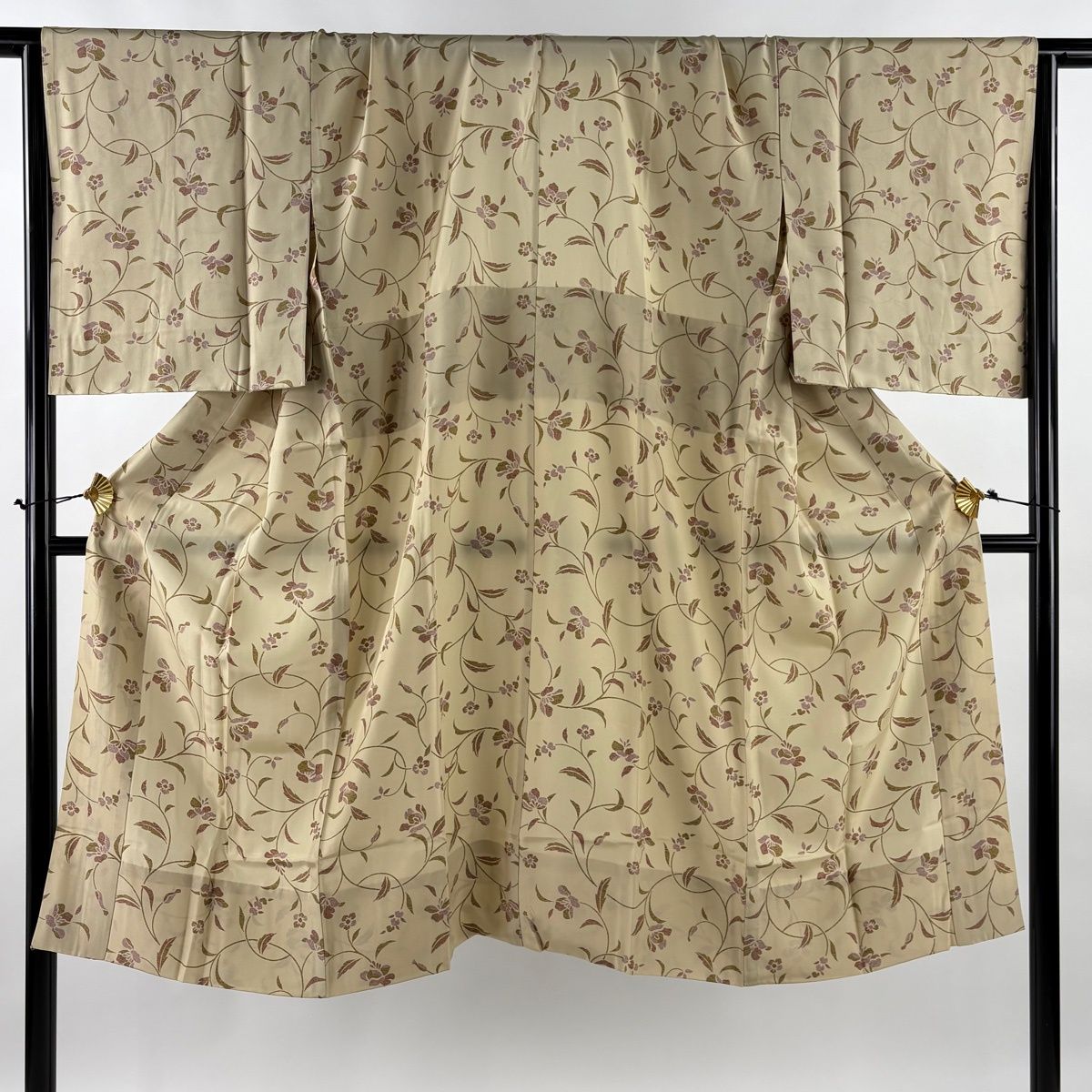 長襦袢 身丈122cm 裄丈68cm L 落款 花唐草 薄茶色 正絹 秀品 【中古