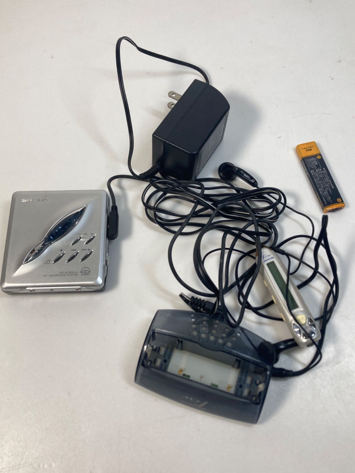 動作品 SHARP シャープ ポータブルMDプレーヤー MD-ST800 動作確認済み