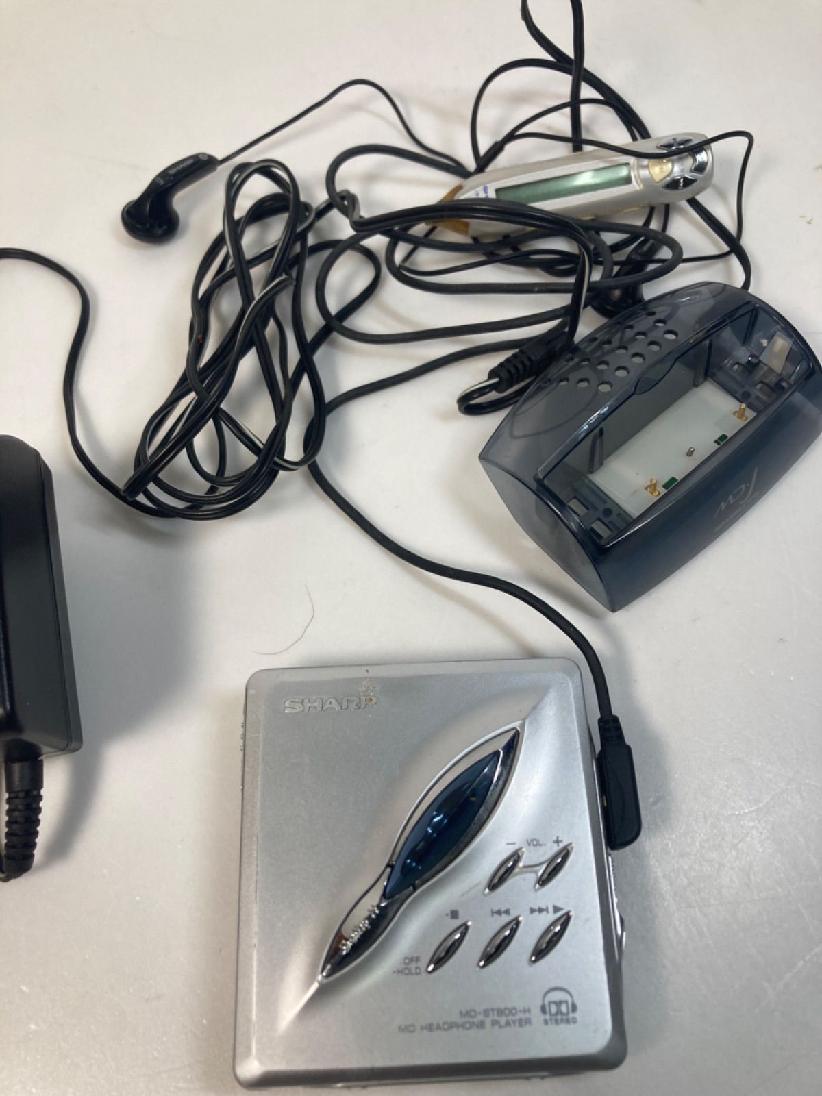 動作品 SHARP シャープ ポータブルMDプレーヤー MD-ST800 動作確認済み