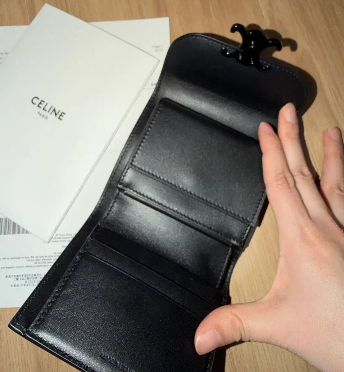 セリーヌ スモール フラップ ウォレット トリオンフ シャイニー カーフ