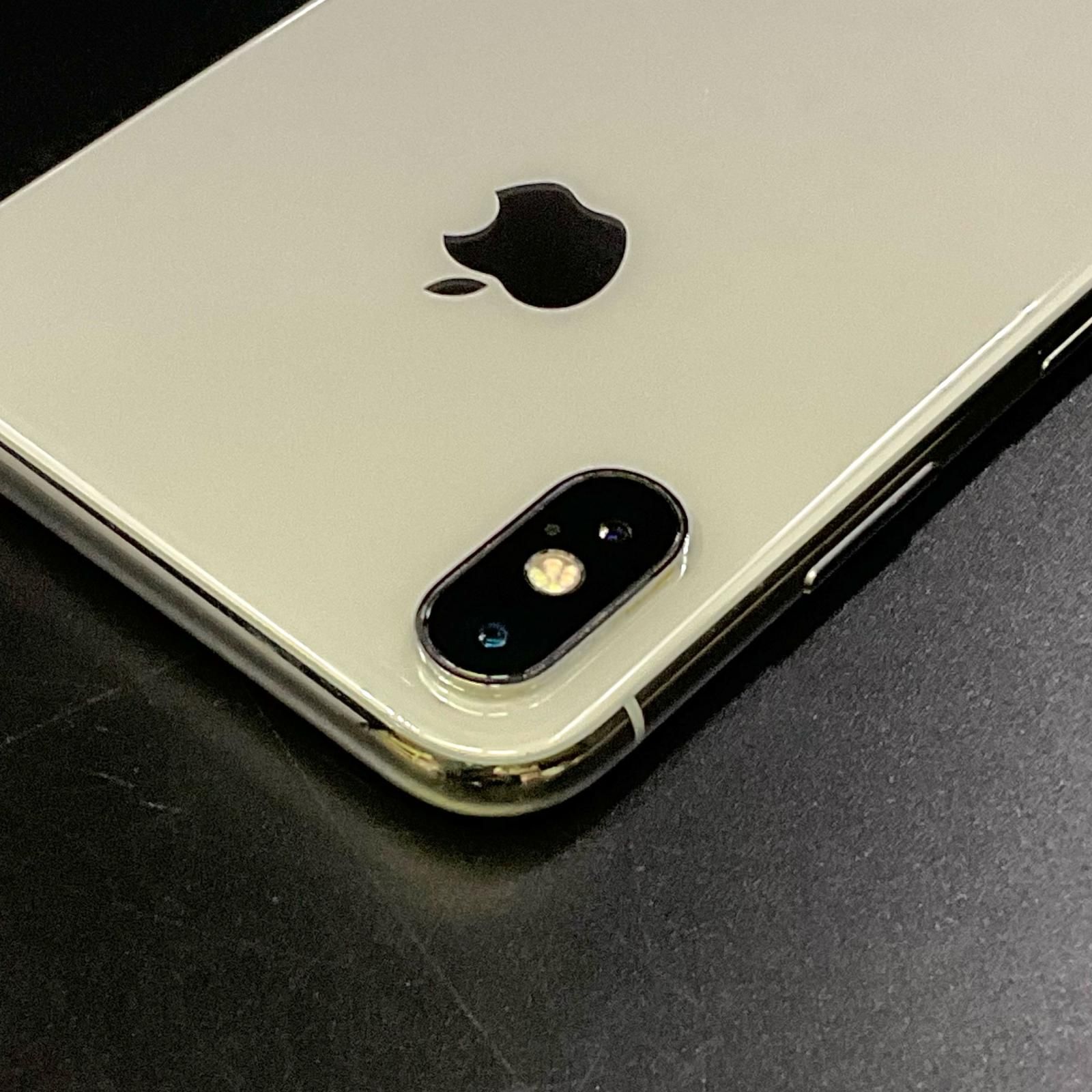 最速発送】 iPhone X 256GB シルバー docomo 白ロム【難有】 85