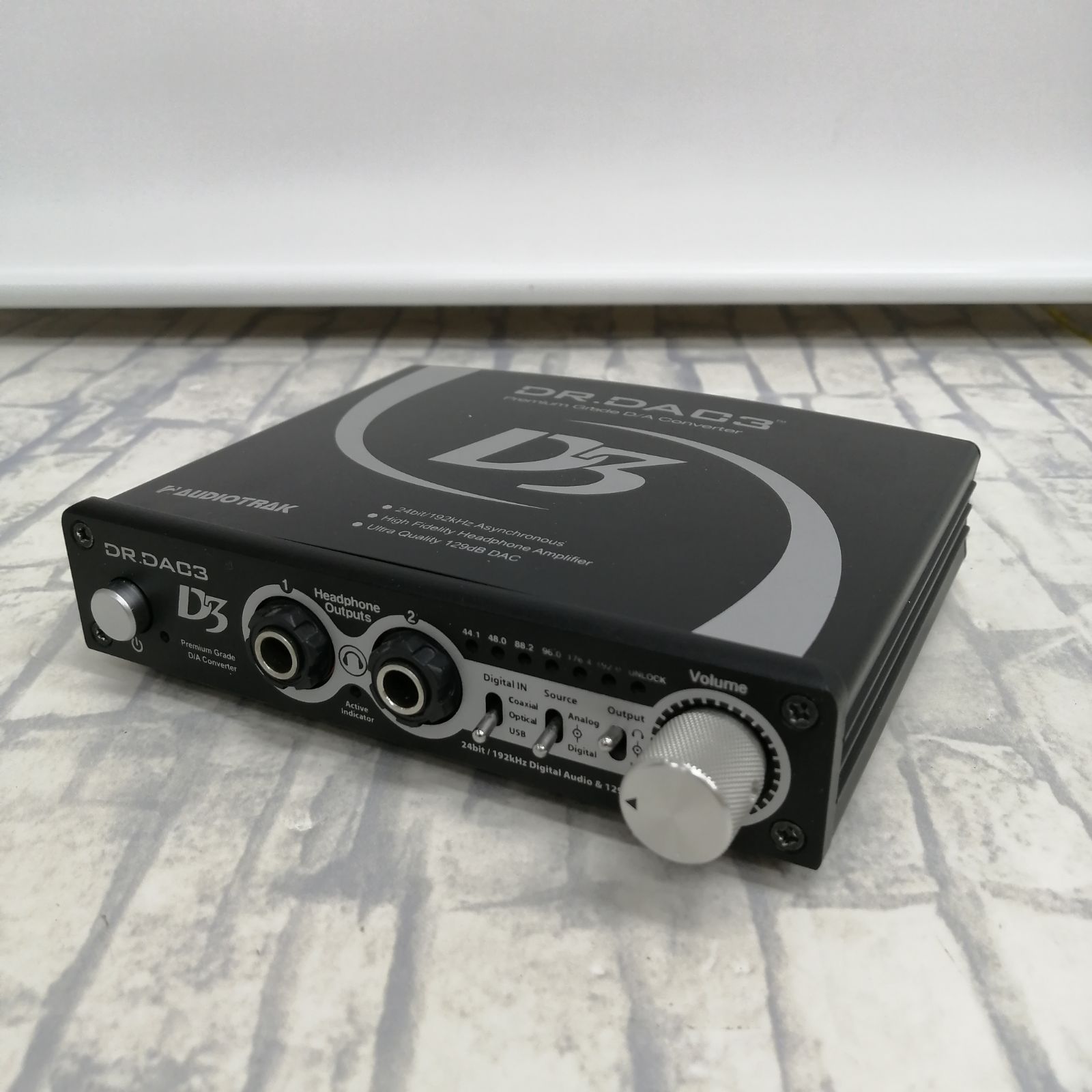 動作品】AUDIOTRAK ヘッドホンアンプ DR.DAC3 M1842 - メルカリ
