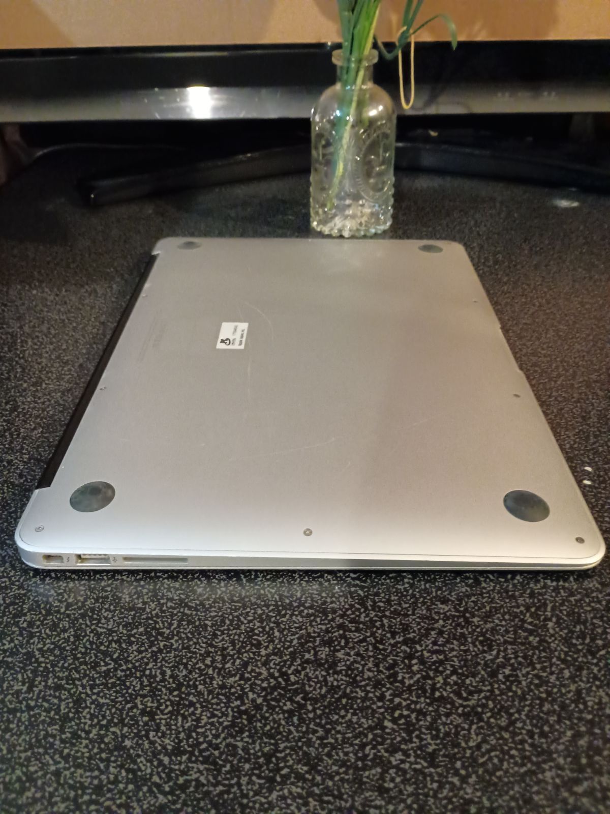 動作確認済みのMacBook Air (13インチ, Early 2015)保証なし送料込み